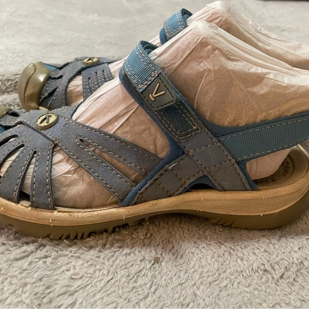 Keen Blue Sandals with Adjustable Strap and Cutout Design 5.5 - Picture 3 of 13